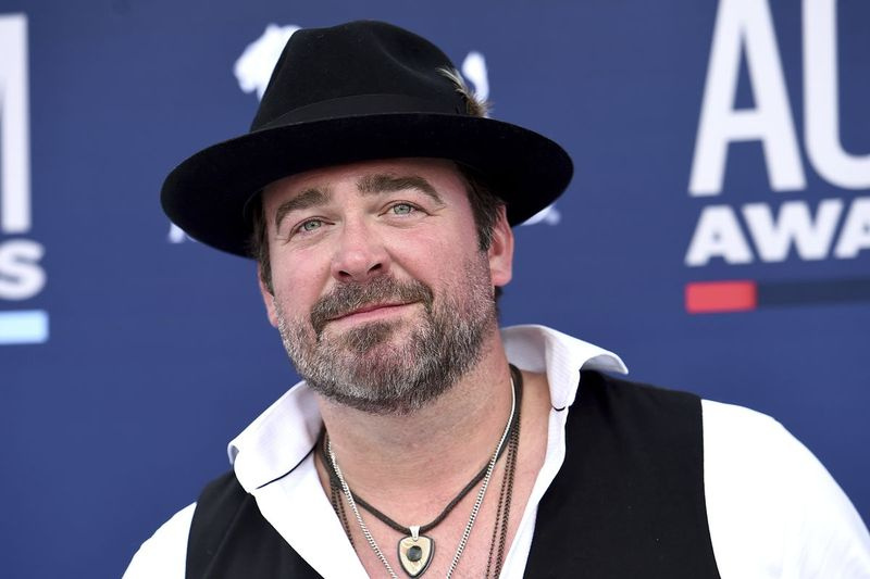 Lee Brice ankommer til den 54. årlige Academy of Country Music Awards i MGM Grand Garden Arena i Las Vegas i 2019.