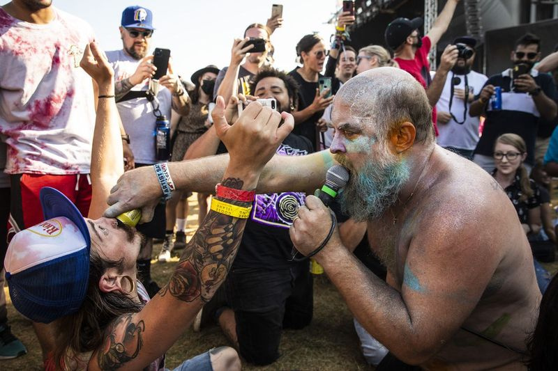 Tim Harrington fra Les Savy Fav optræder på dag 3 af Riot Fest.