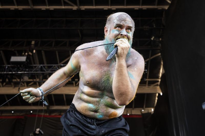 Tim Harrington fra Les Savy Fav optræder på dag 3 af Riot Fest i Douglass Park.