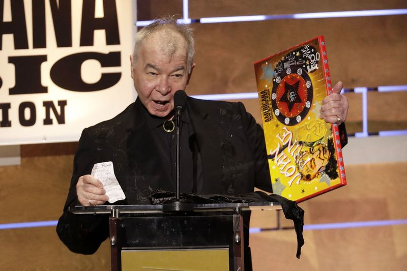 John Prine odbiera nagrodę Album of the Year 2019 na pokazie Americana Honors & Awards w Nashville w stanie Tennessee.