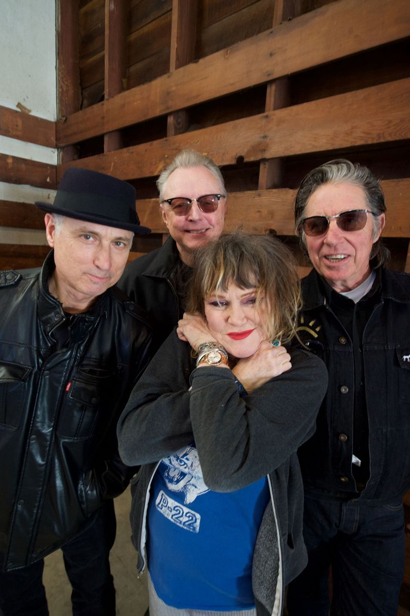 DJ Bonebrake (da sinistra), Billy Zoom, Exene Cervenka e John Doe degli X. | Fornito
