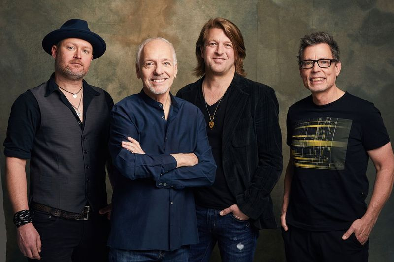 Adam Lester (fra venstre), Peter Frampton, Rob Arthur og Dan Wojciechowski har udgivet et nyt album med covers, Frampton Forgets the Words.
