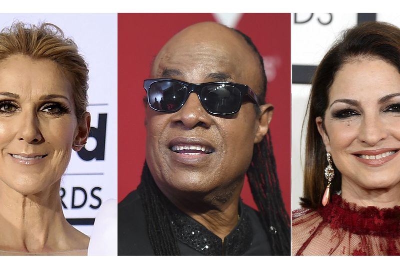 Celine Dion, Stevie Wonder ir Gloria Estefan yra tarp linksmintojų, pagerbusių slauges žvaigždžių kupiname virtualiame Padėkos dienos koncerte.