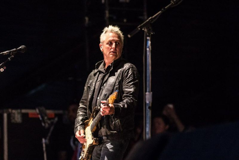 Mike McCready de Pearl Jam se presenta en Wrigley Field el sábado 18 de agosto de 2018. | Erin Brown / Sun-Times