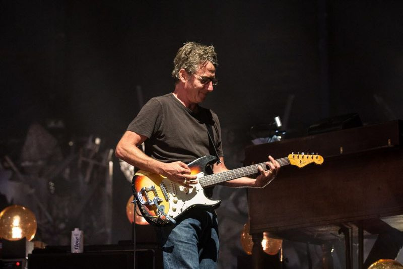 Stone Gossard de Pearl Jam se presenta en Wrigley Field el sábado 18 de agosto de 2018. | Erin Brown / Sun-Times