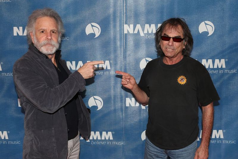 Musikerne Bob Weir og Mickey Hart fra The Grateful Dead er fotograferet i 2015 i Ahaheim, Californien.