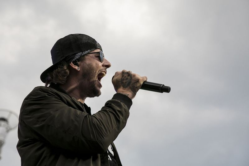 Avenged Sevenfoldi laulja M. Shadows esineb Soldier Fieldis pühapäeval, 18. juunil 2017. | Ashlee Rezin / Sun-Times
