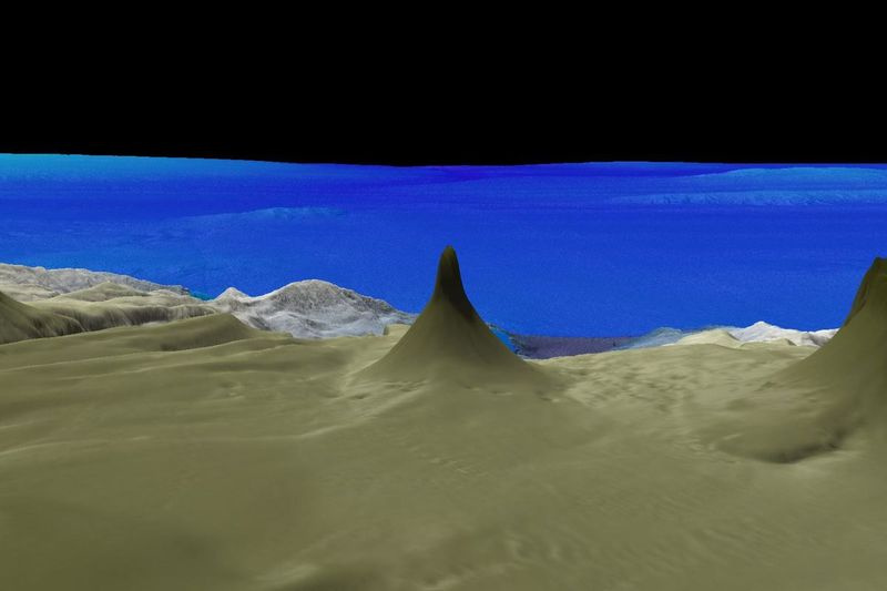 Det nyoppdagede 1640 fot høye frittliggende revet legger til de syv andre høye frittliggende revene i Australias nordlige Great Barrier Reef.