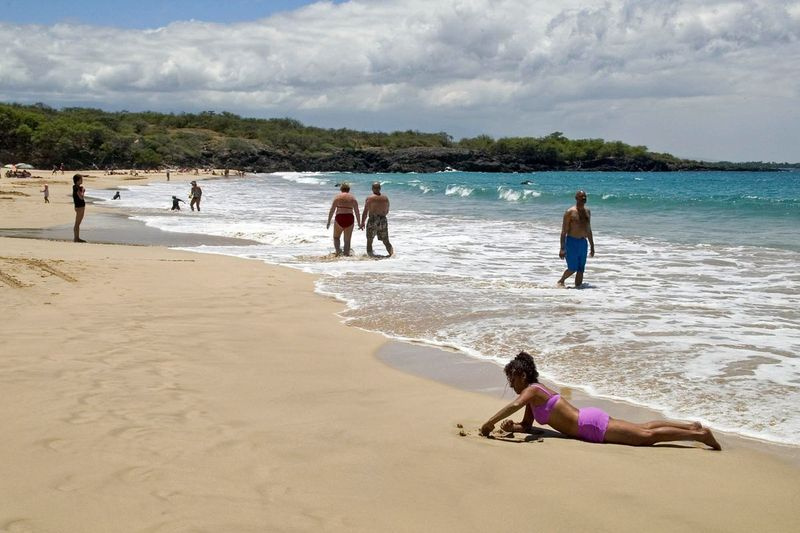 Hapuna Beach Park en la Isla Grande de Hawái ocupa el primer lugar en la última clasificación de las mejores playas de los Estados Unidos según el Dr. Beach, también conocido como Stephen Leatherman, científico costero y profesor de la Universidad Internacional de Florida en North Miami. Leatherman ha clasificado las mejores playas del país desde 1991.