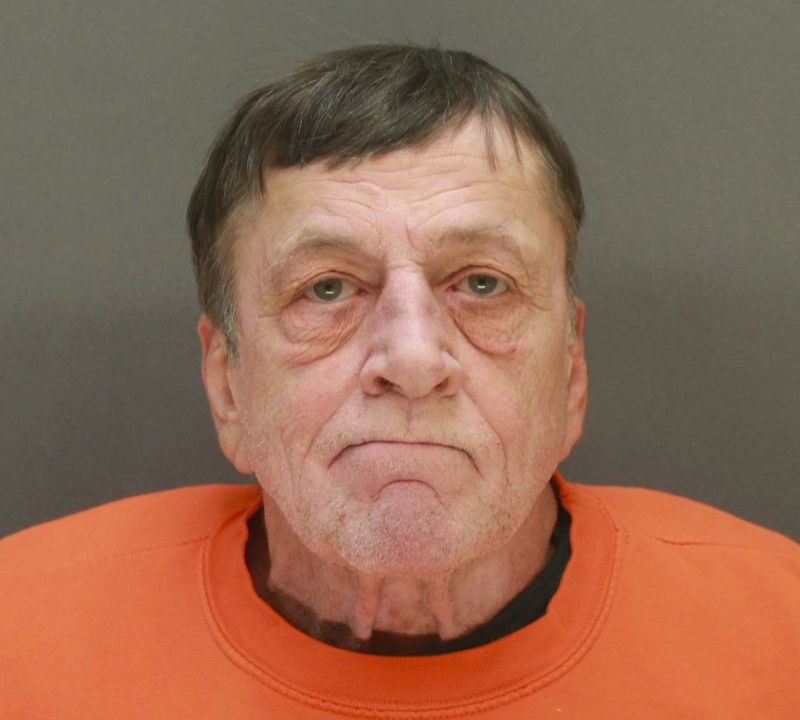 Foto tempahan yang dikeluarkan oleh Pejabat Sheriff Wright County, Minn., menunjukkan Gregory Paul Ulrich yang ditangkap pada hari Selasa, 9 Feb. 2021, berikutan tembakan di sebuah klinik kesihatan di Buffalo, Minn.
