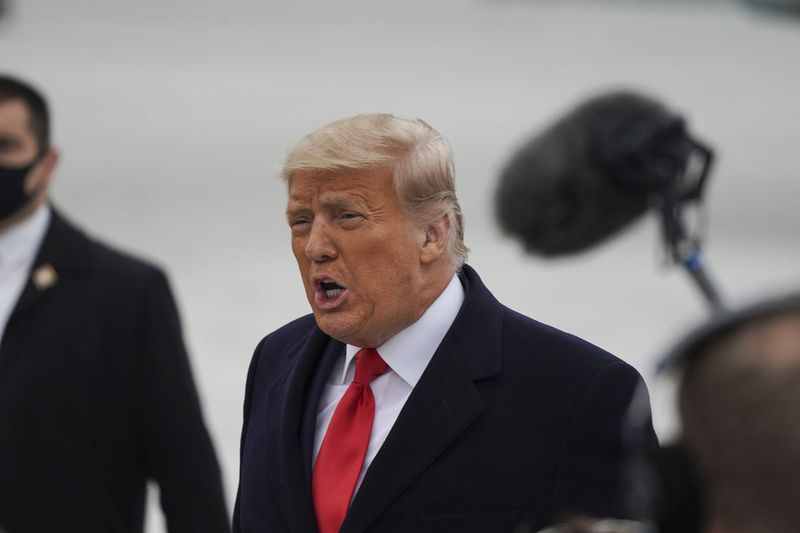 Prezident Trump přijíždí do Texasu na návštěvu hranic