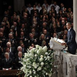 Endine president Barack Obama kõneleb laupäeval, 1. septembril 2018 Washingtoni rahvuskatedraalis senaator John McCaini mälestusteenistusel Washingtonis. McCain suri 25. augustil 81-aastaselt ajuvähki. (AP Foto/Pablo Martinez Monsivais) ORG XMIT: DCPM236