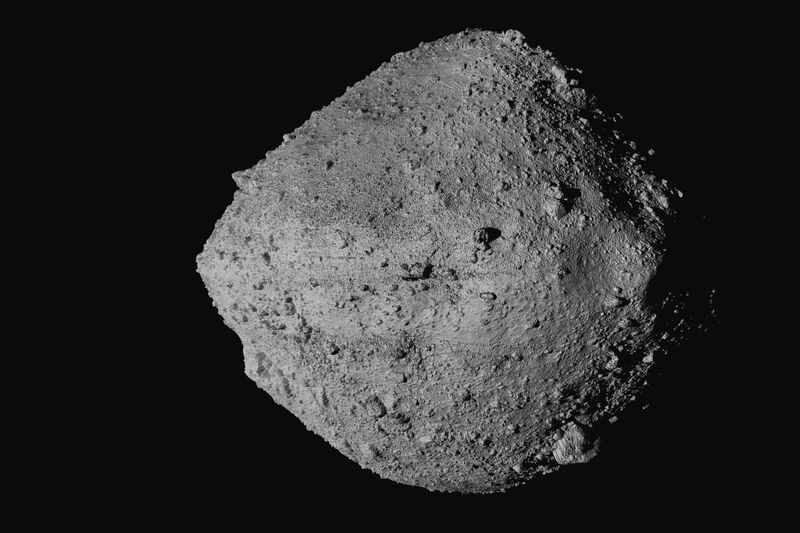 O asteróide Bennu visto da espaçonave OSIRIS-REx da NASA.
