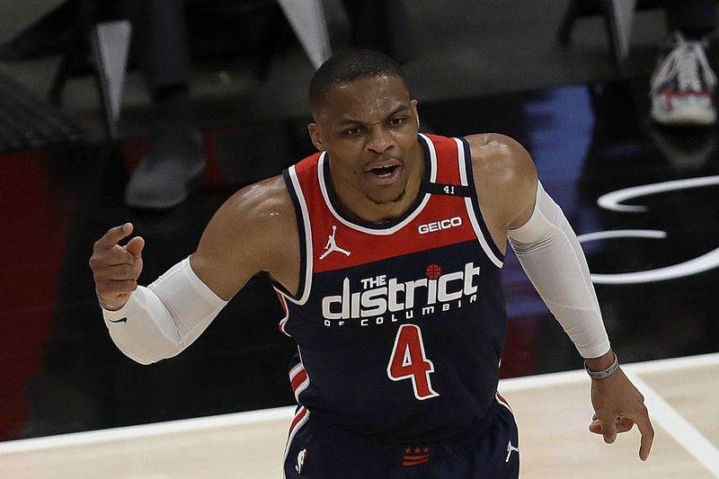 Russell Westbrook, kes oli kokkuvõttes 13. hooaeg ja esimene Washington Wizardsis, saavutas oma 182. kolmikduubli, kui napsas 8:29 mängus Atlanta Hawksi vastu oma 10. lauapalli.