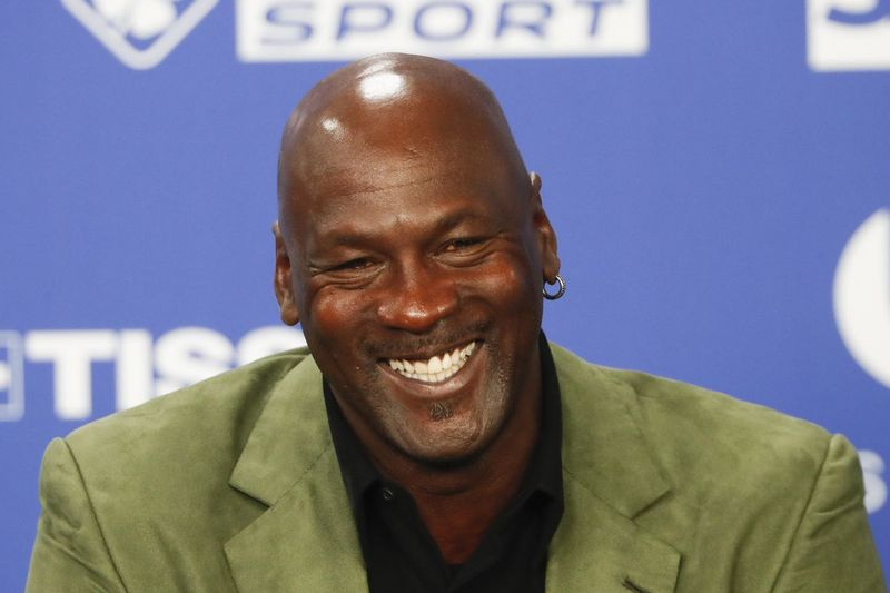 Michael Jordan annetab 10 miljonit dollarit, et asutada kaks meditsiinikliinikut oma kodulinna lähedal Põhja-Carolinas asuvates väheteenindatud kogukondades.