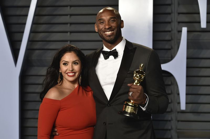 Vanessa Bryant har gått med på att lösa en rättegång mot piloten och ägarna av helikoptern som kraschade förra året och dödade hennes man Kobe Bryant, deras dotter Gianna och sju andra.