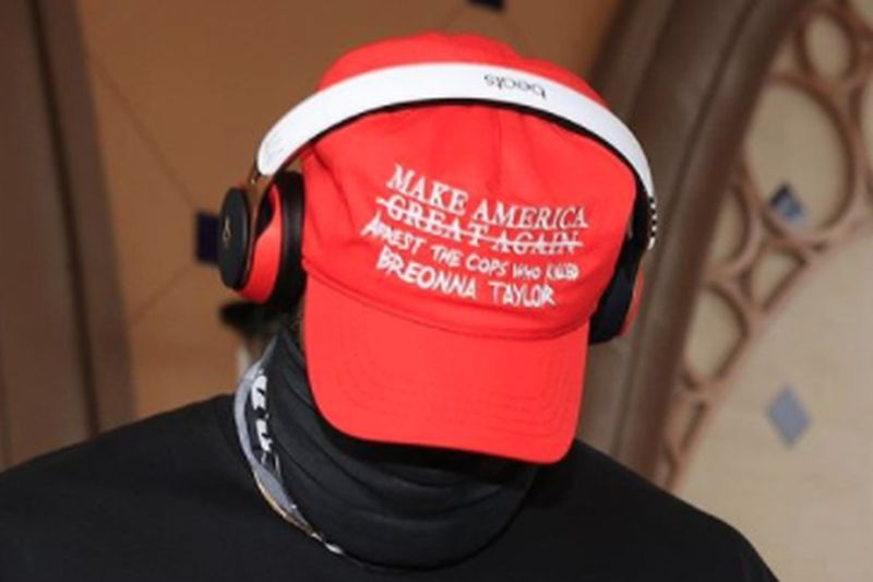 LeBron James endret en Make America Great Again-hat til en sosial rettferdighetsmelding.