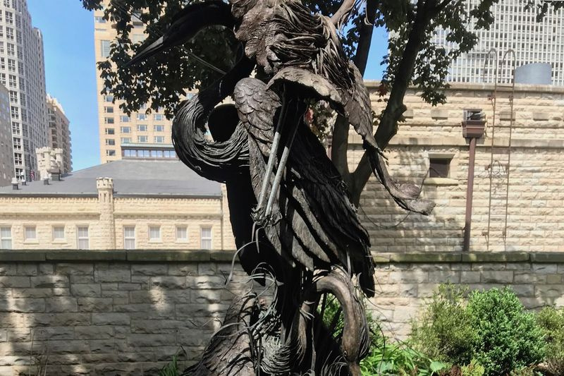 Statue de héron du hall du Ritz-Carlton.