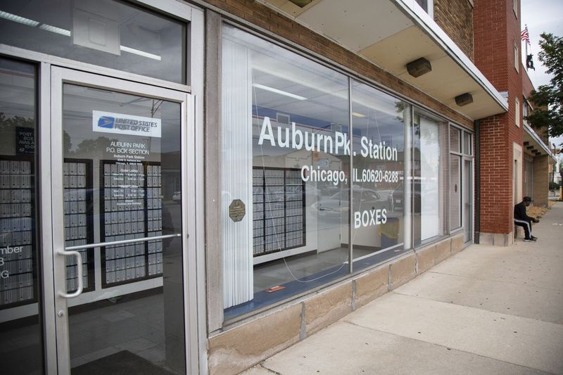 Pejabat Pos The Auburn Park, 8345 S. Ashland Ave. di Auburn Gresham.