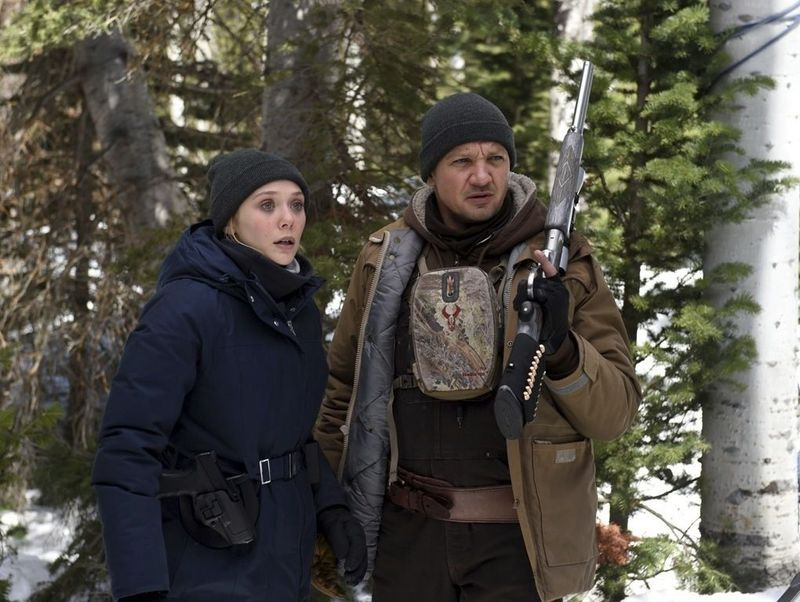 Elizabeth Olsen a Jeremy Renner ve Wind River. | Společnost Weinstein Co.