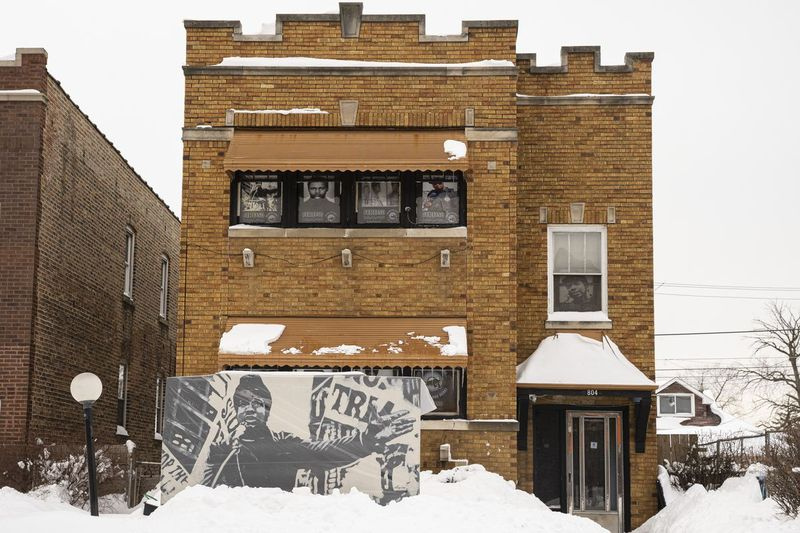 Bývalý domov předsedy Illinois Black Panther Party Freda Hamptona na 804 South 17th Ave v Maywoodu je vyfotografován ve středu.