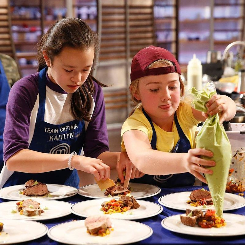 Addison Smith (à droite) concourt sur MasterChef Junior. | RENARD