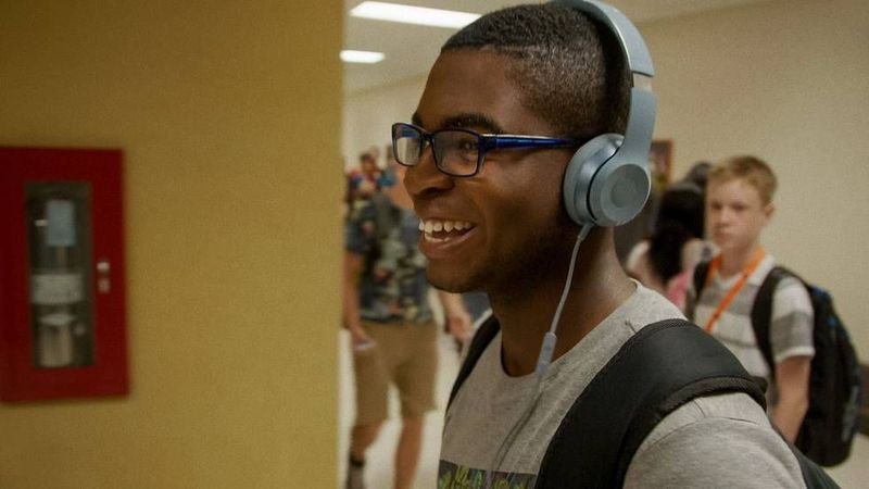 Charles Donalson, dengang en elev på Oak Park River Forest High School, ses i dokumentarserien America to Me. | STARZ