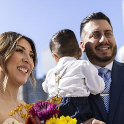 Perla ja Edgar Bernal vastavad küsimustele Wrigley hoone lähedal N Michigan Ave