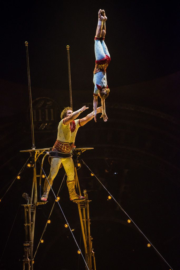 Vene hälli etendus Cirque du Soleili Kurios – imede kabinetis. (Foto: Martin Girard)