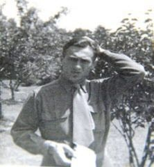 Paul Kraus, en Österrike-född amerikansk GI som grep den högt uppsatta SS-officeren Otto Skozerny när herr Kraus kände igen de duellerande ärren i hans ansikte.
