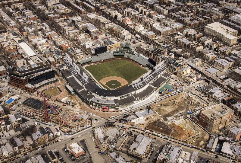 Letecké snímky Wrigley Field s čerstvým drnem pořízené v sobotu 1. dubna 2017. | Lee Hogan/For the Sun-Times