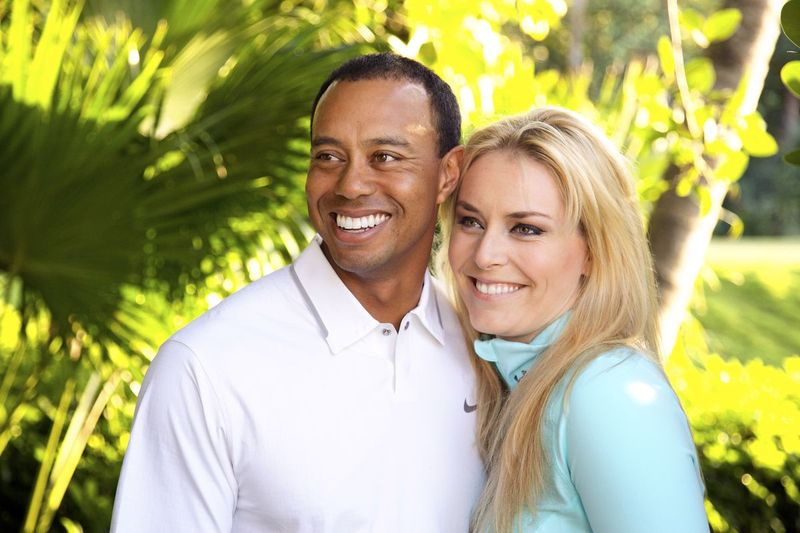 Sellel 2013. aasta fotol, mille autorid on Tiger Woods ja Lindsey Vonn, poseerivad golfimängija Tiger Woods ja suusataja Lindsey Vonn portree jaoks. Kaks kuud pärast seda, kui kuulujutud Euroopas levima hakkasid, postitasid Woods ja Vonn oma Facebooki lehtedele esmaspäeval, 18.