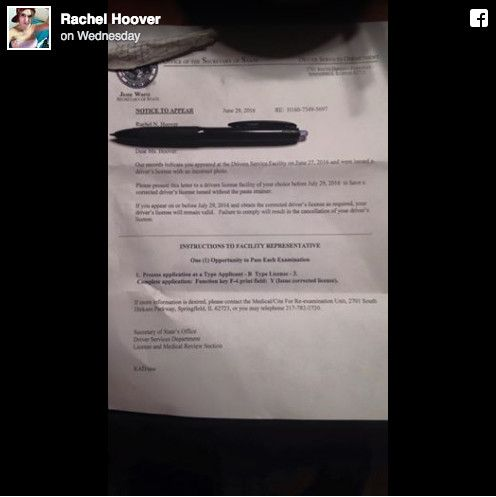 Utrikesministerns kontor skickade ett brev till Pastafarianen Rachel Hoover där det stod att hon måste ta om sitt statliga ID-foto utan att bära en pastasil. | Facebook/Rachel Hoover