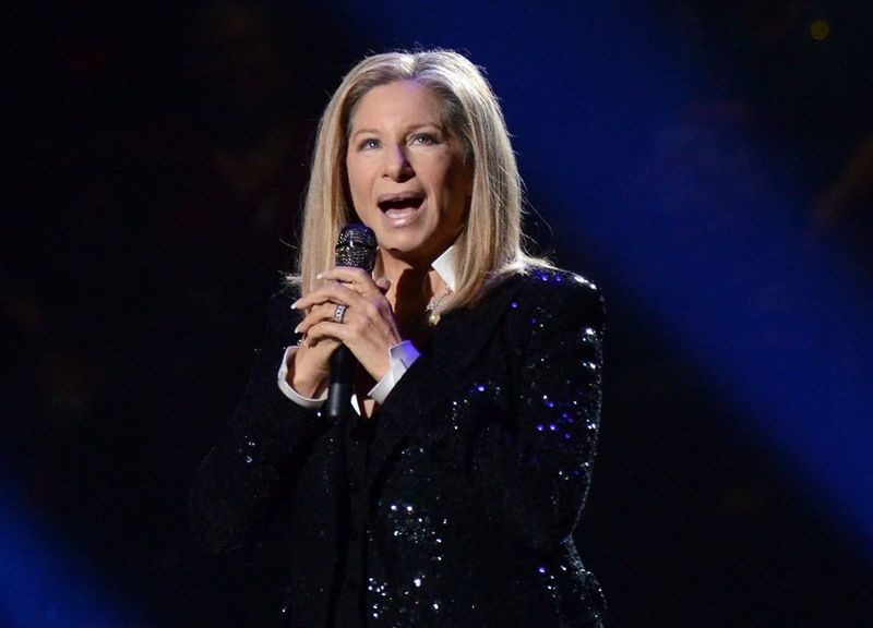 På dette arkivbildet 11. oktober 2012 opptrer sangeren Barbra Streisand på Barclays Center i Brooklyn-bydelen New York. |Foto av Evan Agostini/Invision/AP, File