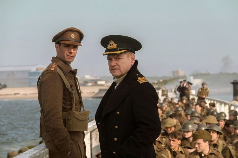 Jamesas D’Arcy (kairėje) ir Kennethas Branaghas Diunkerke. | „Warner Bros.“ nuotraukos