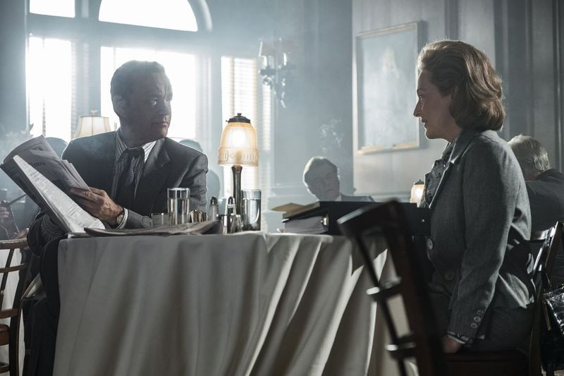 Tomas Hanksas (kaip Benas Bradlee) ir Meryl Streep (kaip Kay Graham) vaidina „The Post“. | Twentieth Century Fox