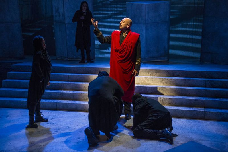 Madrid St. Angelo interpreta el personaje principal de la producción de Teatro de Escritores de Julio César. | Michael Brosilow