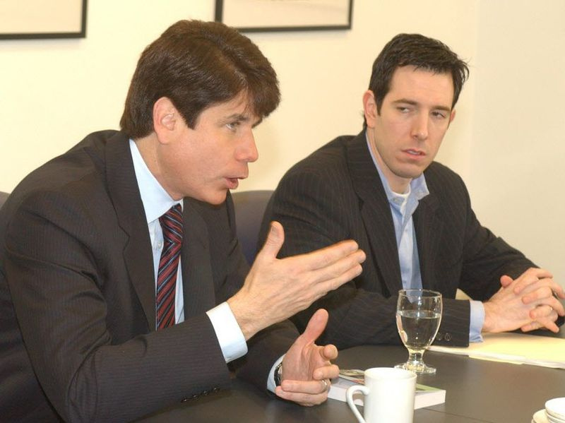 Guvernör Rod Blagojevich träffar Sun-Times redaktionsråd 2005. Vice guvernör Bradley Tusk (höger) lyssnar. Arkivfoto av Jim Frost Sun-Times.