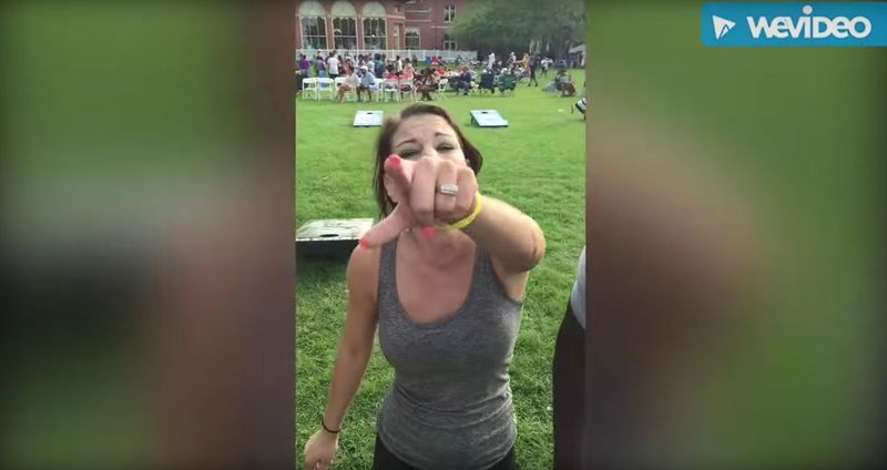 Jessica Sanders iz Alsipa je bila obtožena zločina iz sovraštva, potem ko je bila julija posneta na festivalu Margarita v Chicagu. | YouTube