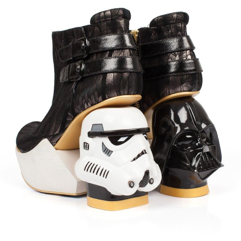 Szturmowiec i Darth Vader zdobią obcasy botków. | Produkty konsumenckie Disney