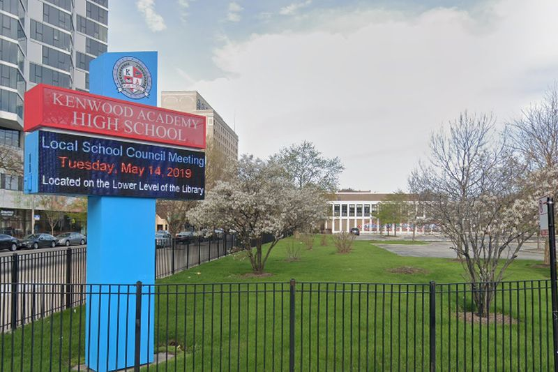 Los problemas de calefacción continuaron por segundo día el 13 de noviembre de 2019 en Kenwood Academy.