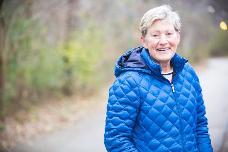 Kathy Kajari, en pensionerad biträdande chef för Chicago Police Department, säger att hon har hittat dussintals djurdelar i skogsreservatet nära sitt hem i Edgebrook under åren. | James Foster / Sun-Times