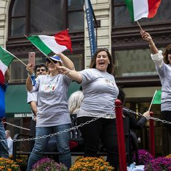 Columbus Day Parade cestuje po North State Street v Loop v pondělí odpoledne 11. října 2021.