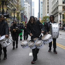 Columbus Day Parade cestuje po North State Street v Loop v pondělí odpoledne 11. října 2021.