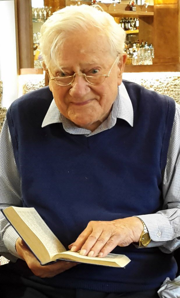 Gambar keluarga Richard Adams yang dikeluarkan oleh David Higham Associates Ltd, diambil pada 27 Ogos 2016. | Foto AFP/Keluarga Richard Adams melalui David Higham Associates
