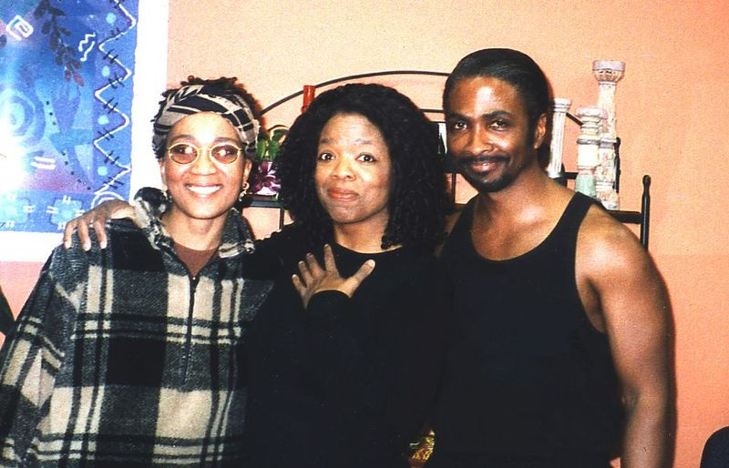 Morris Butch Stewart salvestas Oprah Winfrey laulmas oma tunnuslaulu Run On oma tootmisüksuses Evanstonis. Koos abikaasa, vokalisti ja produtsendi Brenda Stewartiga (vasakul). | Pakutud foto