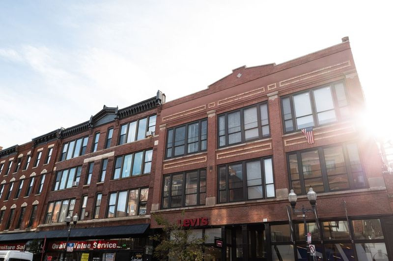 Heaven Gallery, která se nachází na 1550 N. Milwaukee Ave.
