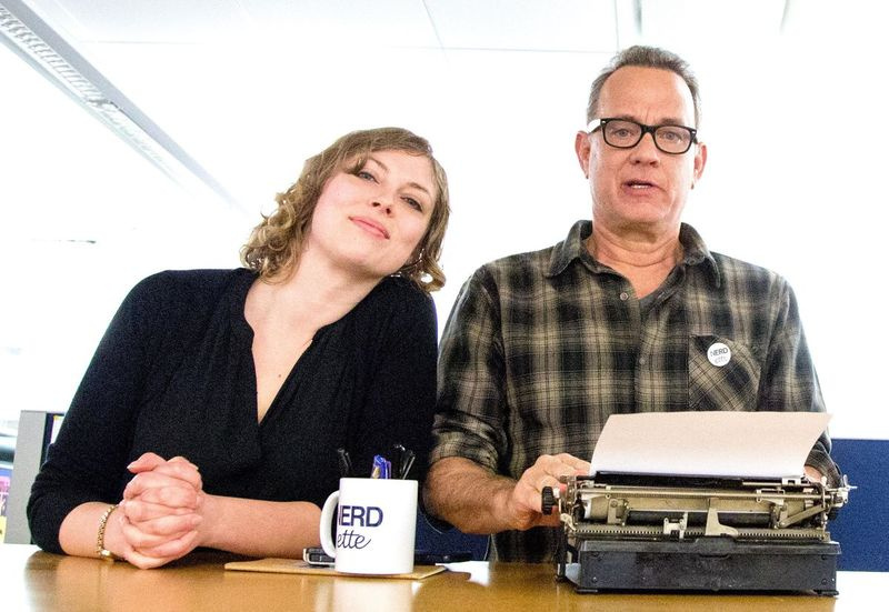グレタ・ジョンセンとトム・ハンクス|アンドリューギル/ WBEZ