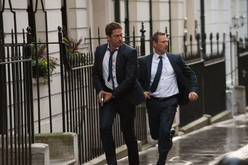 Po teroristickom útoku sa dôstojník tajnej služby (Gerard Butler, vľavo) vydá na útek s prezidentom (Aaron Eckhart) v London Has Fallen. | GRAMERCY