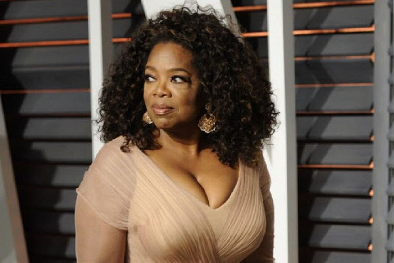 Oprah Winfrey arriva al Vanity Fair Oscar Party 2015.